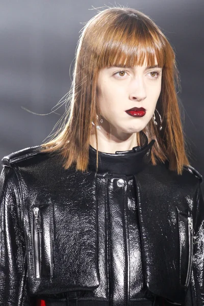 Look 15